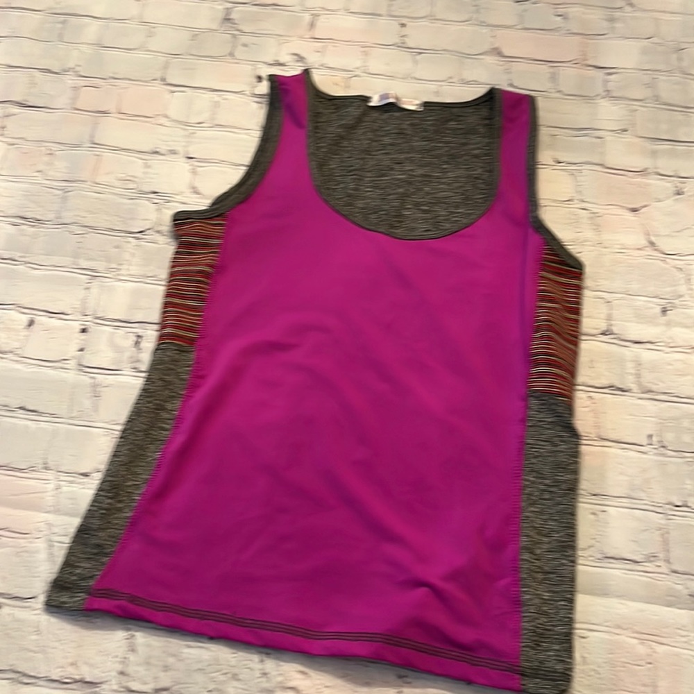 3 🌸 for $15 Workout tank